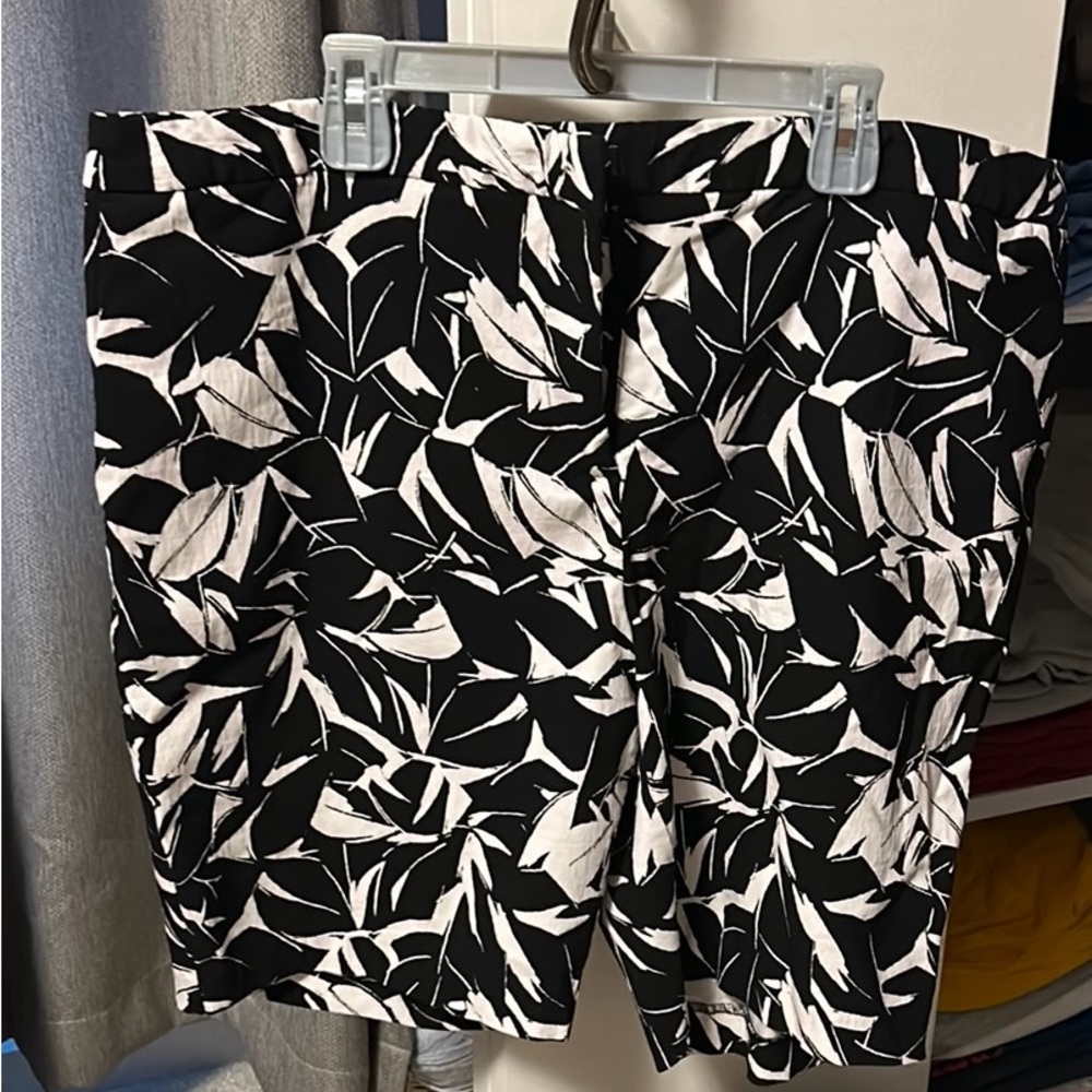 Black and White Leaf Print Shorts